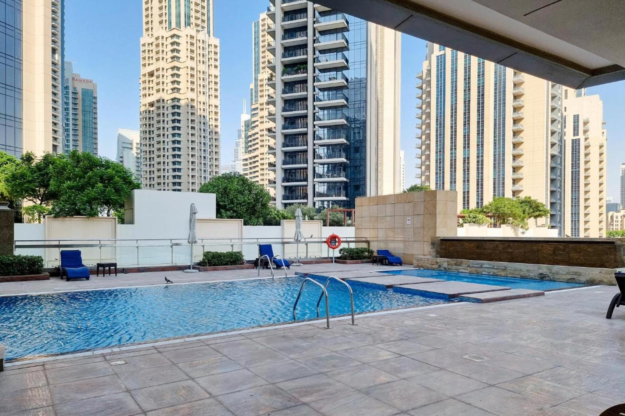 Silkhaus Modern 1br With Balcony In Emaar Tower Apartment *